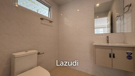 Newly Renovated 6-Bed Family Home with Pool