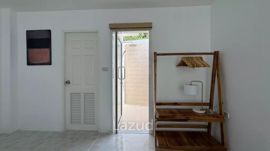 Newly Renovated 6-Bed Family Home with Pool
