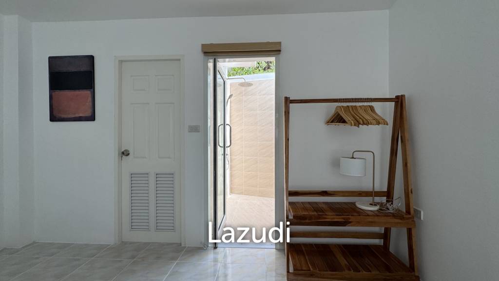 Newly Renovated 6-Bed Family Home with Pool