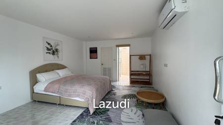 Newly Renovated 6-Bed Family Home with Pool