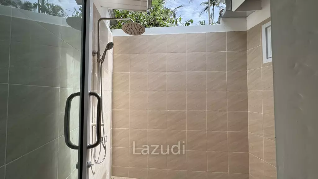 Newly Renovated 6-Bed Family Home with Pool