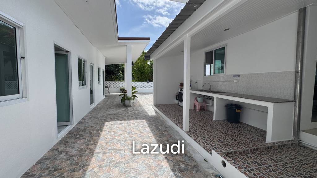 Newly Renovated 6-Bed Family Home with Pool