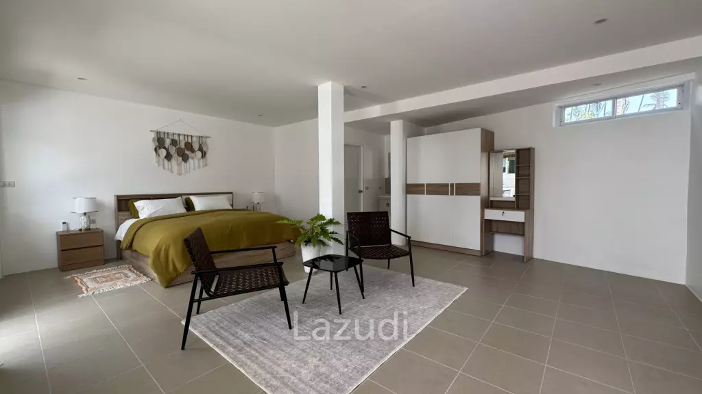 Newly Renovated 6-Bed Family Home with Pool