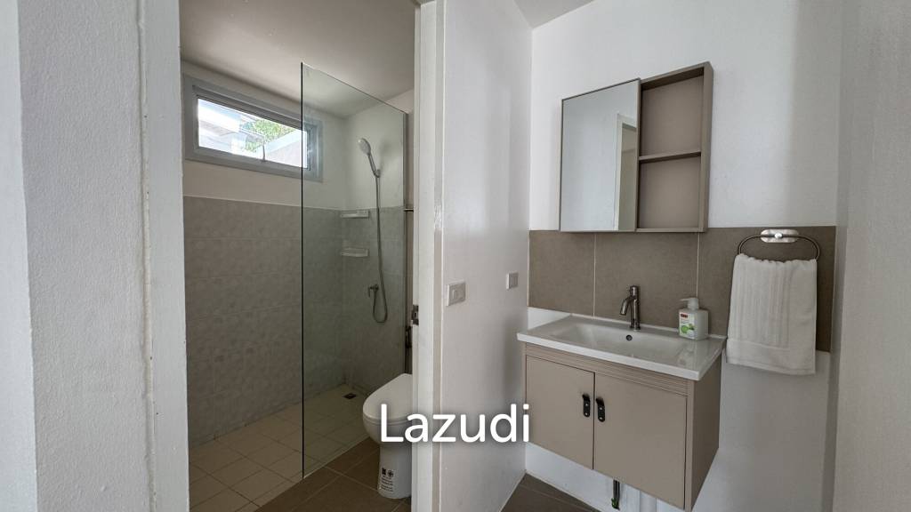 Newly Renovated 6-Bed Family Home with Pool