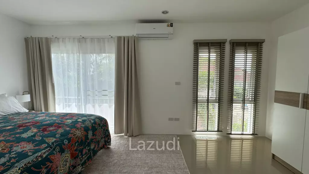 Newly Renovated 6-Bed Family Home with Pool