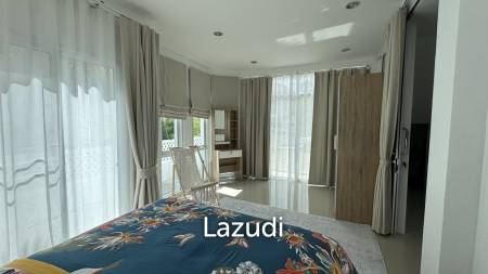 Newly Renovated 6-Bed Family Home with Pool