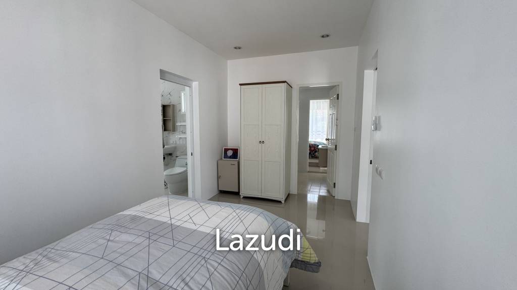 Newly Renovated 6-Bed Family Home with Pool