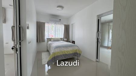 Newly Renovated 6-Bed Family Home with Pool