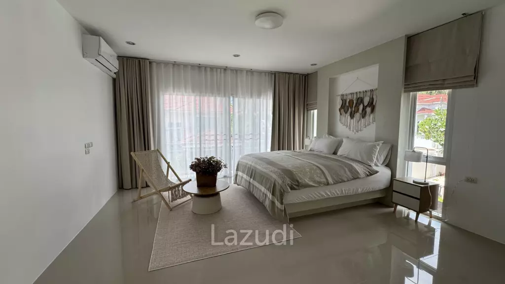 Newly Renovated 6-Bed Family Home with Pool