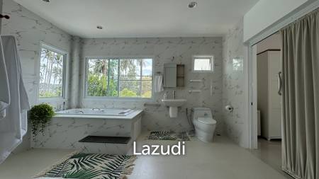 Newly Renovated 6-Bed Family Home with Pool