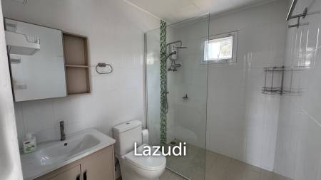 Newly Renovated 6-Bed Family Home with Pool