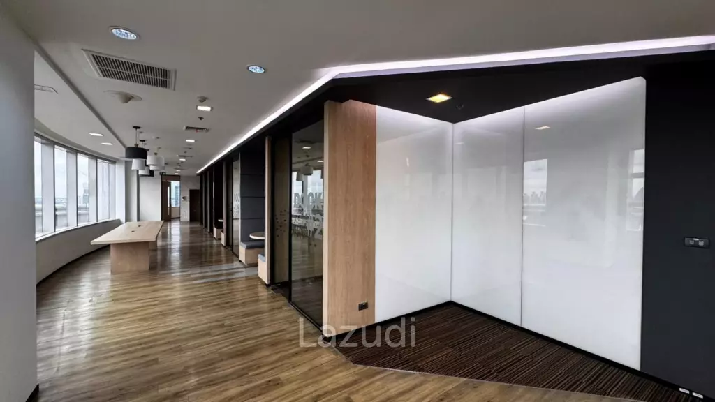 Spacious Office at All Seasons Place Bangkok