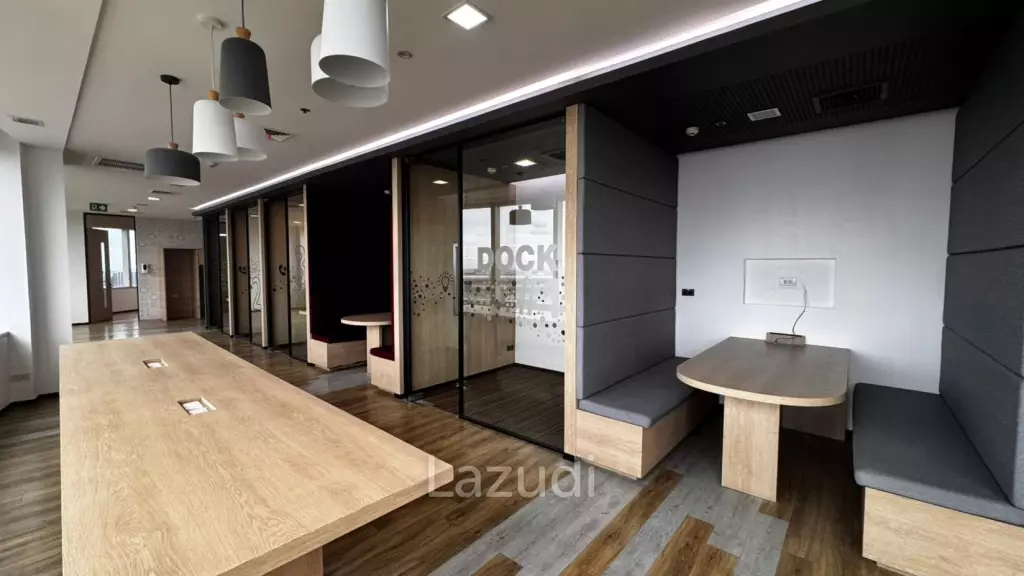 Spacious Office at All Seasons Place Bangkok