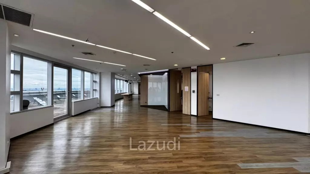 Spacious Office at All Seasons Place Bangkok