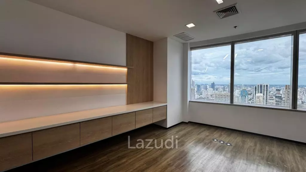 Spacious Office at All Seasons Place Bangkok
