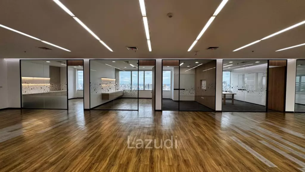 Spacious Office at All Seasons Place Bangkok
