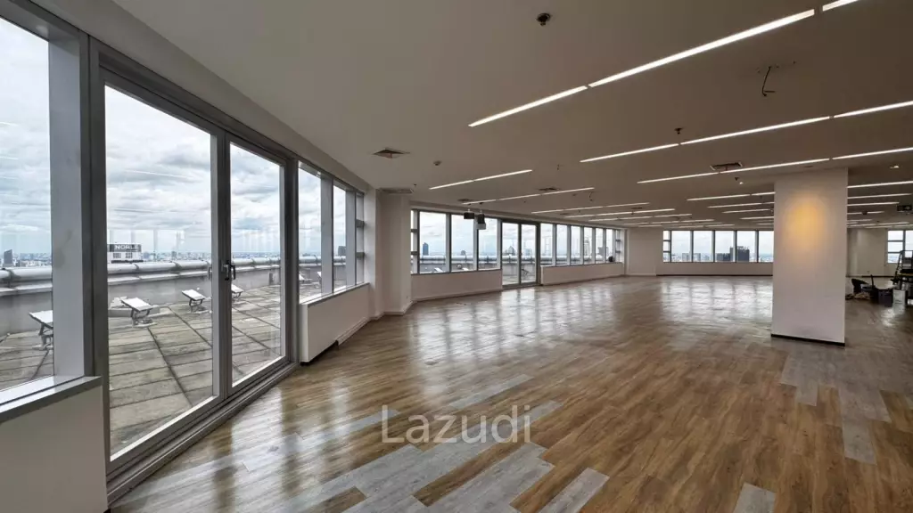 Spacious Office at All Seasons Place Bangkok