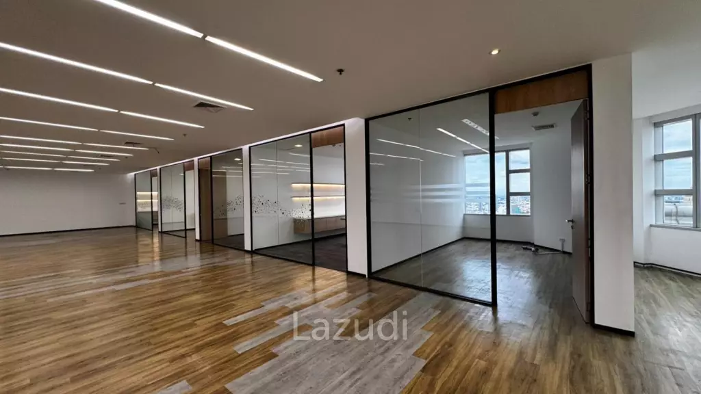 Spacious Office at All Seasons Place Bangkok