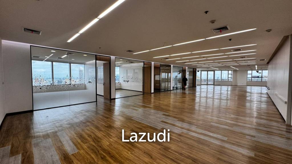 Spacious Office at All Seasons Place Bangkok