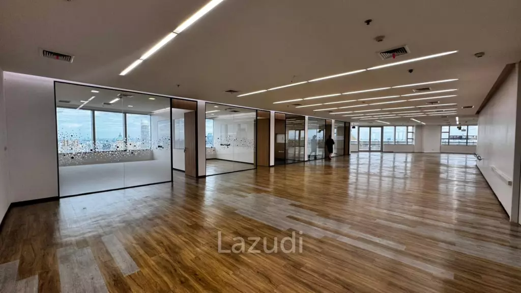 Spacious Office at All Seasons Place Bangkok