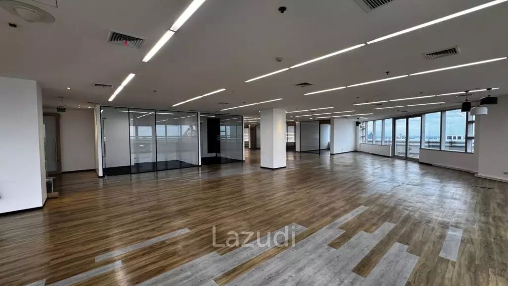 Spacious Office at All Seasons Place Bangkok
