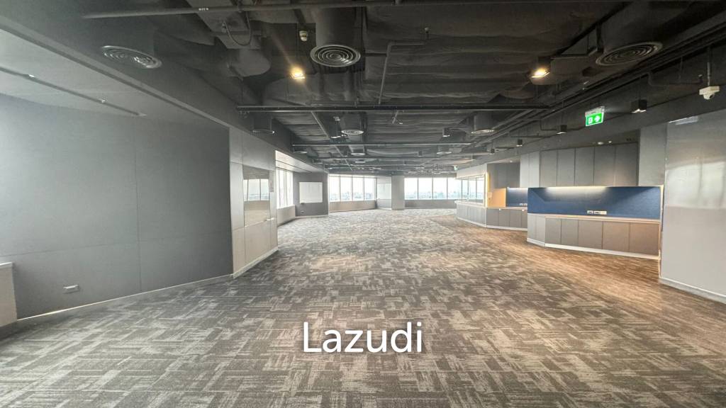 Spacious Office at All Seasons Place Lumphini