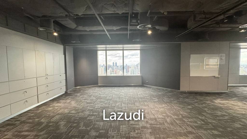 Spacious Office at All Seasons Place Lumphini