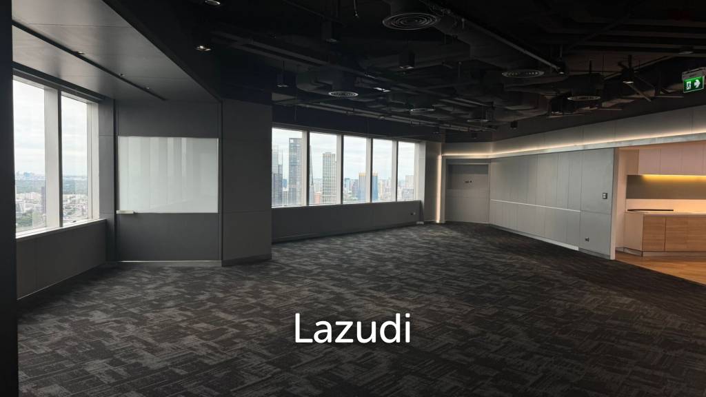 Spacious Office at All Seasons Place Lumphini