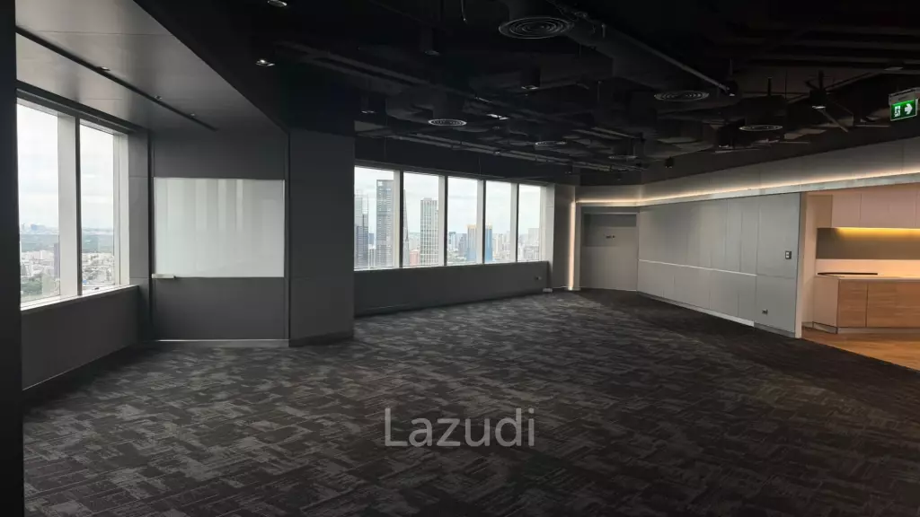 Spacious Office at All Seasons Place Lumphini