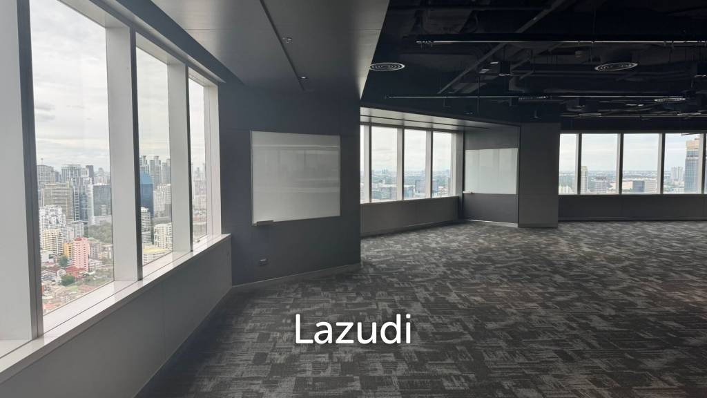 Spacious Office at All Seasons Place Lumphini