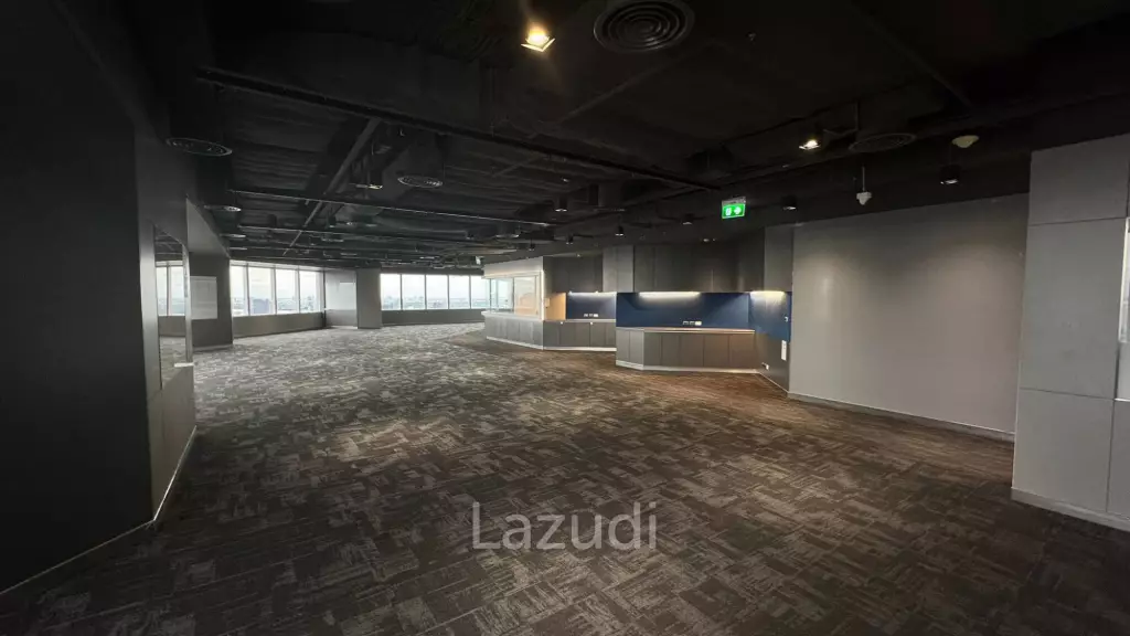 Spacious Office at All Seasons Place Lumphini
