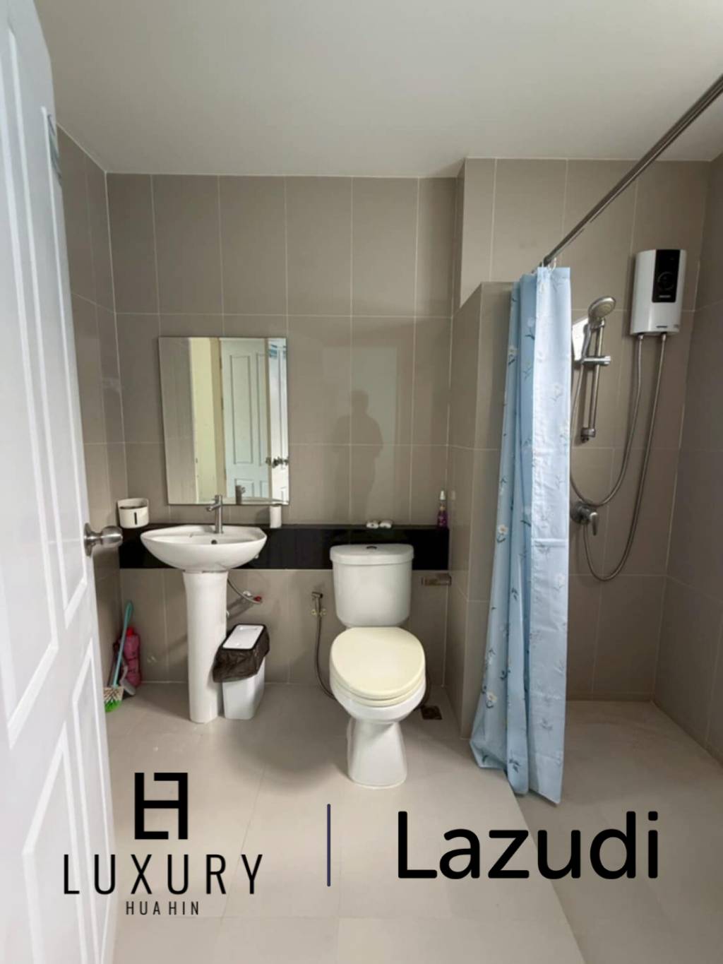 5 Schlafzimmer / 24 Stunden Sicherheitsdienst / Fitnessraum / Kinderspielplatz