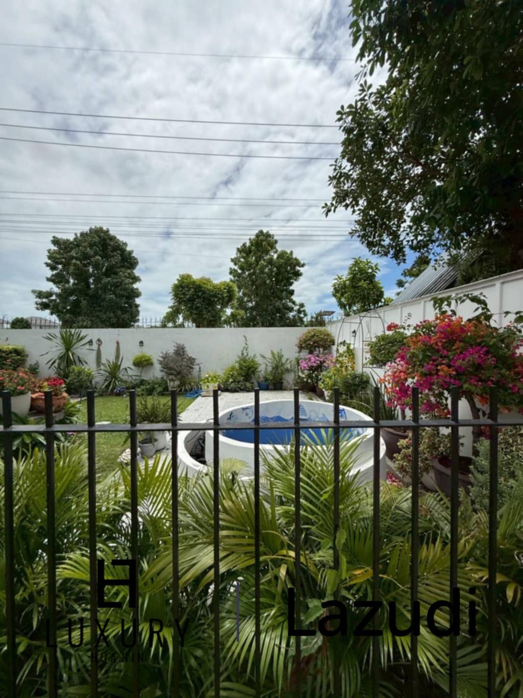 5 Schlafzimmer / 24 Stunden Sicherheitsdienst / Fitnessraum / Kinderspielplatz