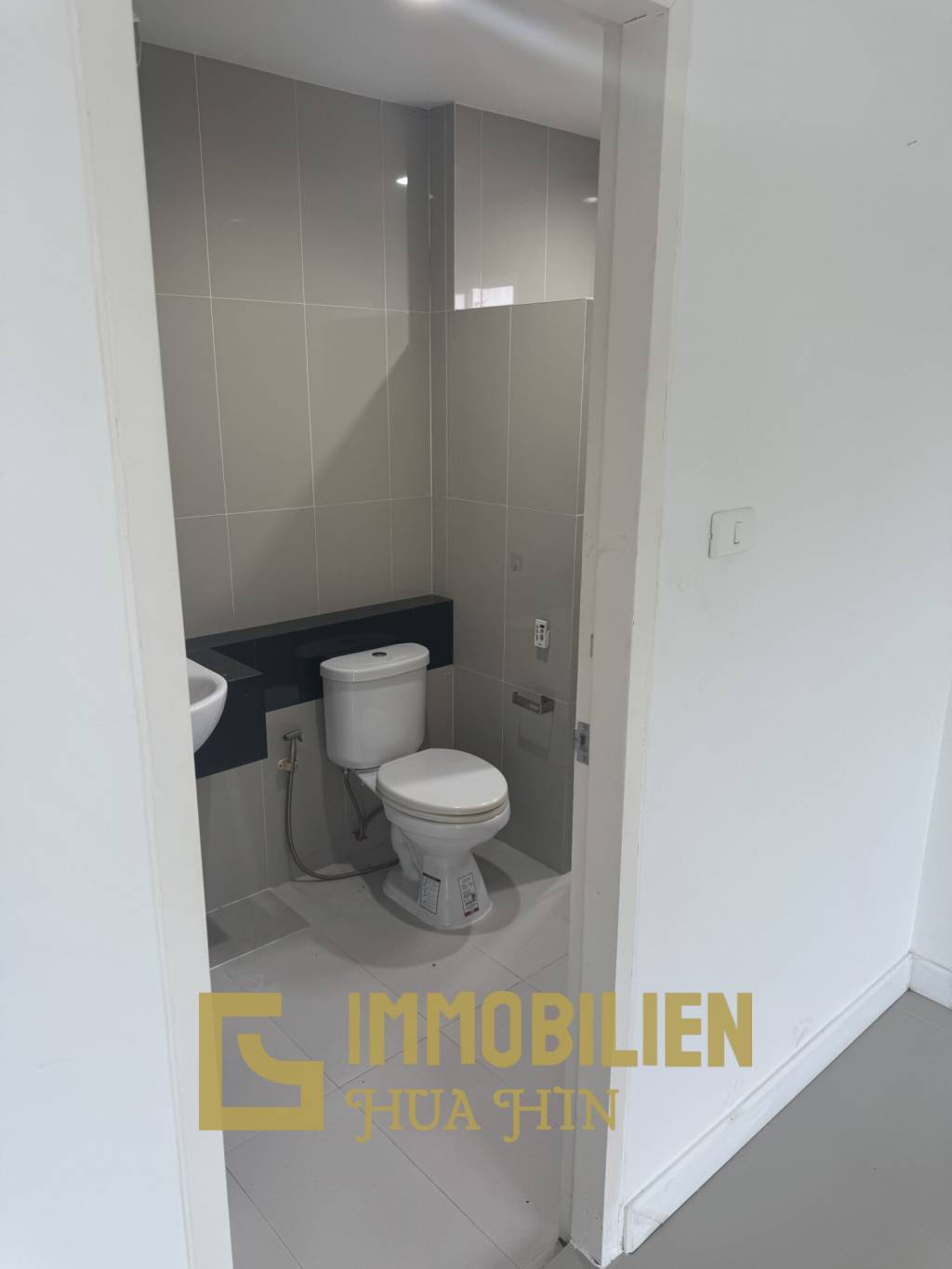 วิลล่าสไตล์โมเดิร์น 5 ห้องนอน ใจกลางหัวหิน โครงการลา วัลเลย์ วิลล์