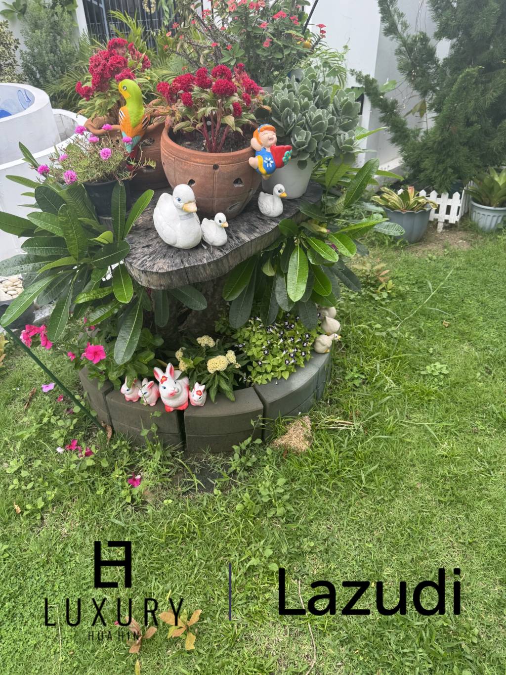 5 Schlafzimmer / 24 Stunden Sicherheitsdienst / Fitnessraum / Kinderspielplatz