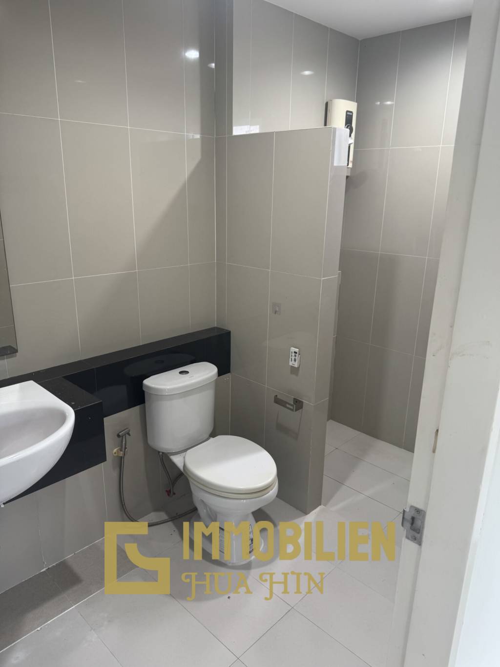 วิลล่าสไตล์โมเดิร์น 5 ห้องนอน ใจกลางหัวหิน โครงการลา วัลเลย์ วิลล์