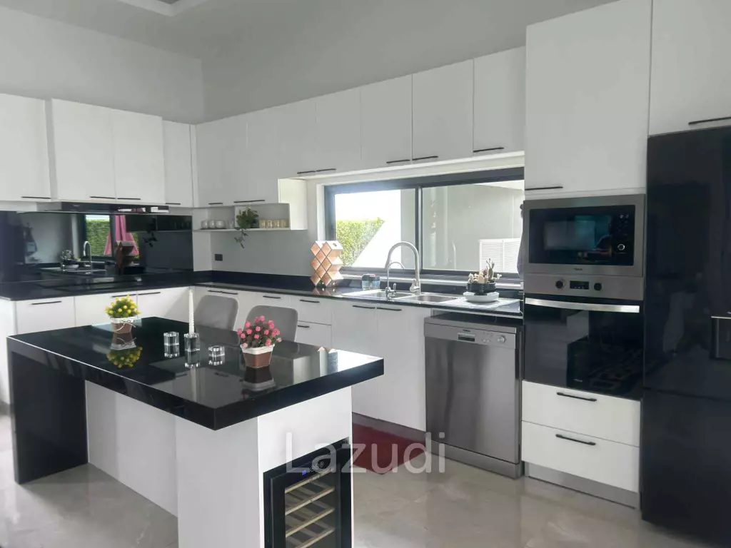 Pet Friendly Luxury 3-Bedroom Pool Villa