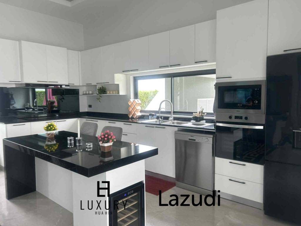 Pet Friendly Luxury 3-Bedroom Pool Villa