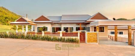 บ้านเดี่ยวสไตล์โมเดิร์นพร้อมสระว่ายน้ำ ปากน้ำปราณ