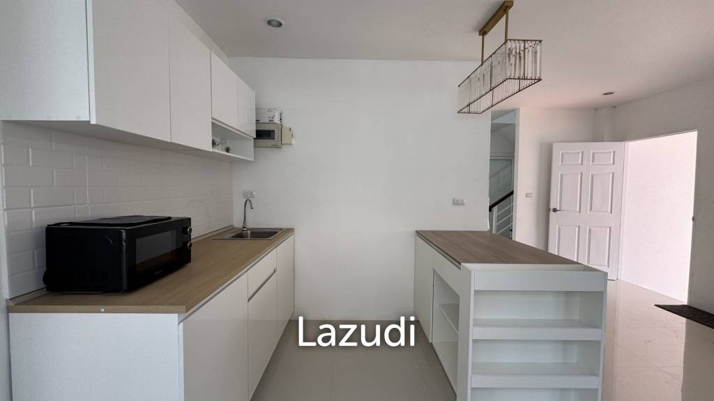Stunning 3-Bedroom, 3-Bathroom Villa in Taling Ngam