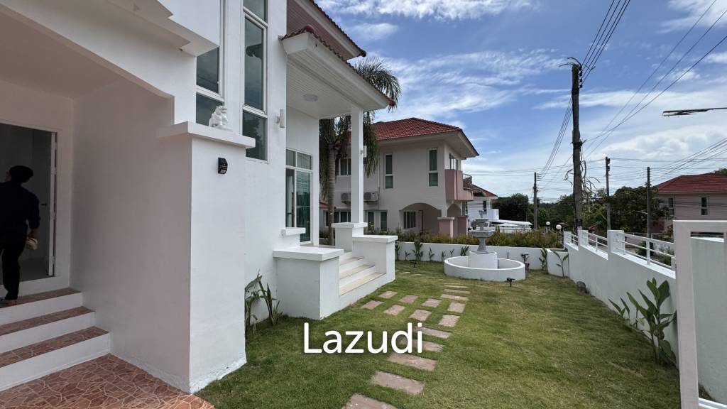 Stunning 3-Bedroom, 3-Bathroom Villa in Taling Ngam
