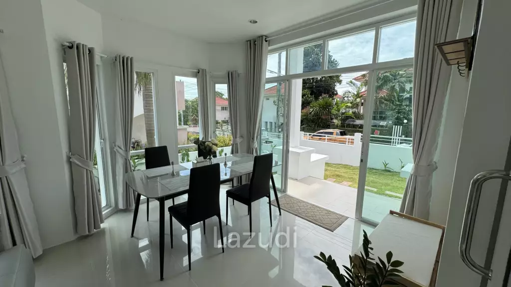 Stunning 3-Bedroom, 3-Bathroom Villa in Taling Ngam