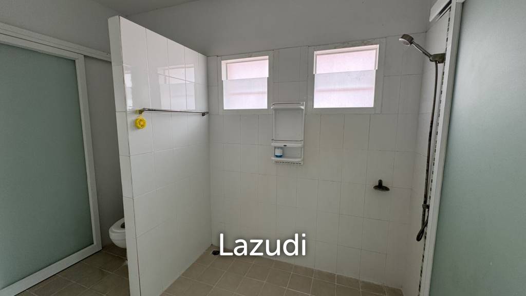 Stunning 3-Bedroom, 3-Bathroom Villa in Taling Ngam
