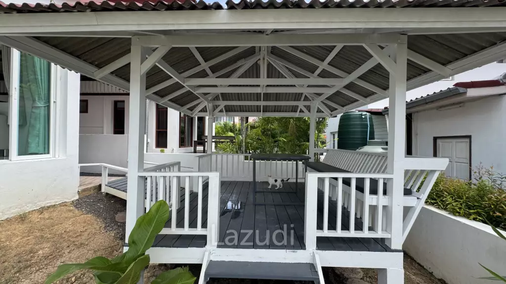 Stunning 3-Bedroom, 3-Bathroom Villa in Taling Ngam