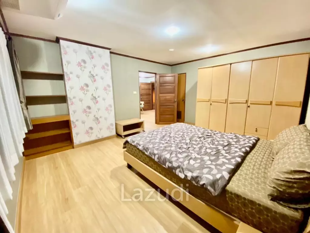 1 Bedroom 1 Bathroom 67 Sq.m Aree Place Sukhumvit 26