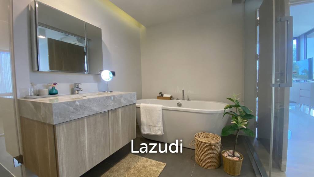 Luxury Living Beachfront, Big Condo