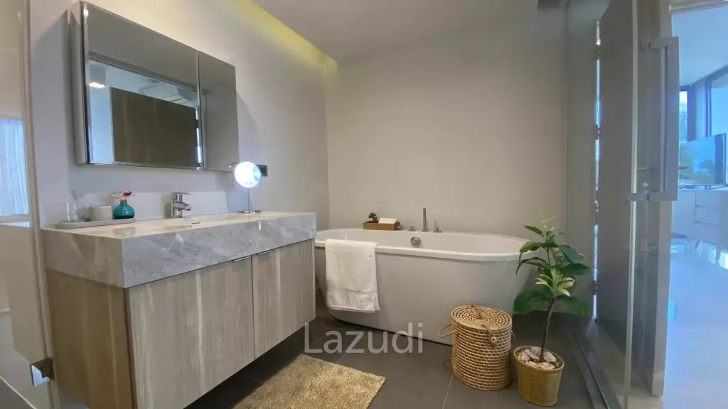 Luxury Living Beachfront, Big Condo