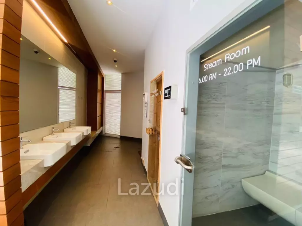 Luxury Living Beachfront, Big Condo