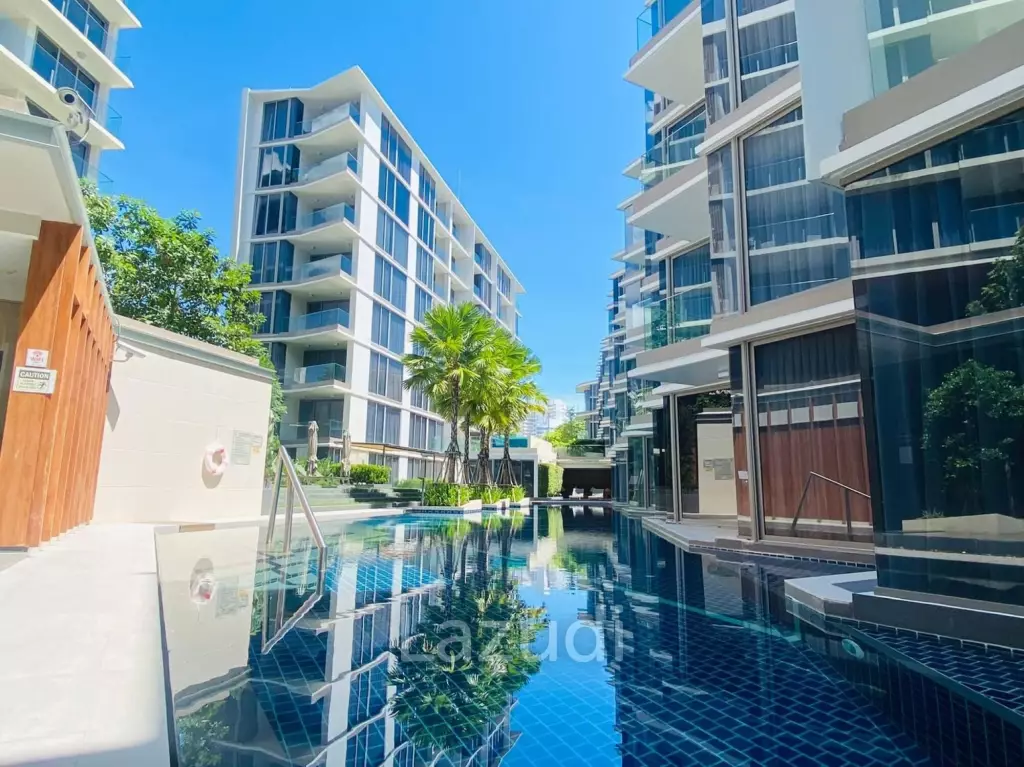 Luxury Living Beachfront, Big Condo