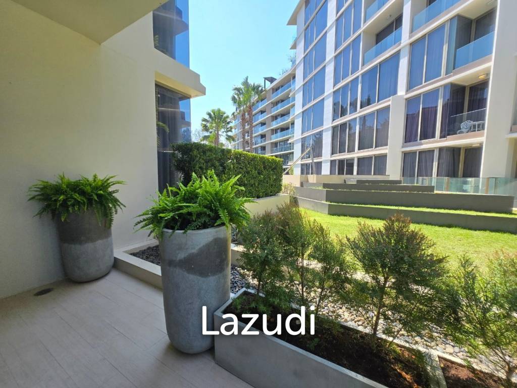 Condo with private garden, jacuzzi and more!